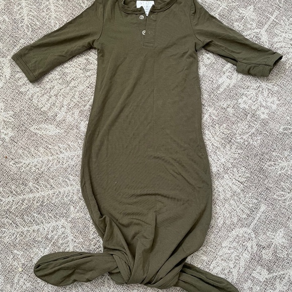 Mebie Baby Gown - 0-3 Months - Picture 1 of 2
